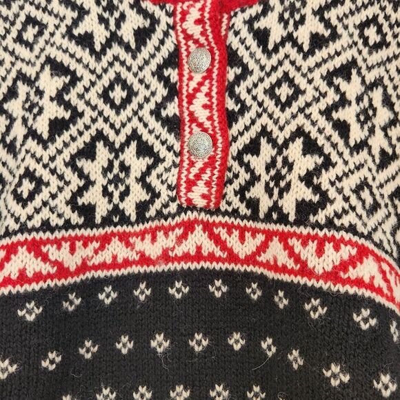 L.L. Bean Black White Red Snowflake Sweater Size S - Picture 4 of 6